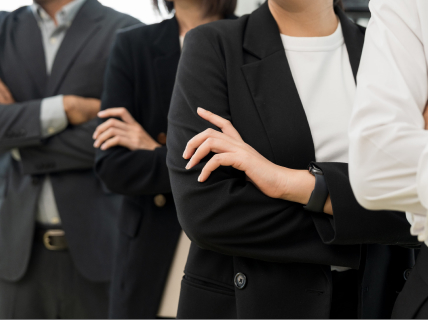 How to Choose the Right Custom Corporate Uniform in Malaysia